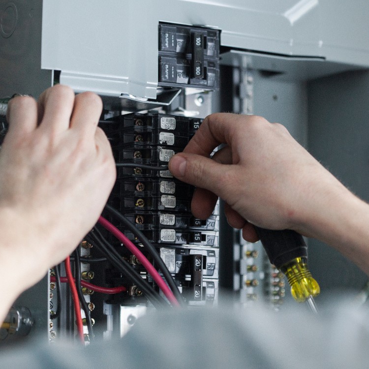 Electrical services in Valencia, CA