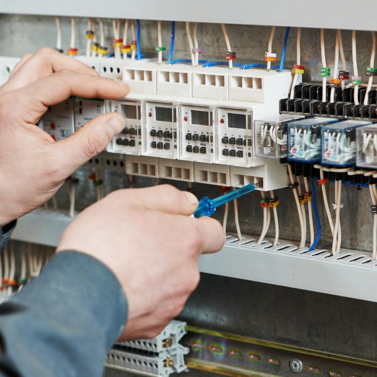 Electrical services in Valencia, CA