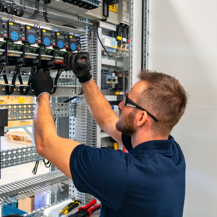 Electrical services in Valencia, CA