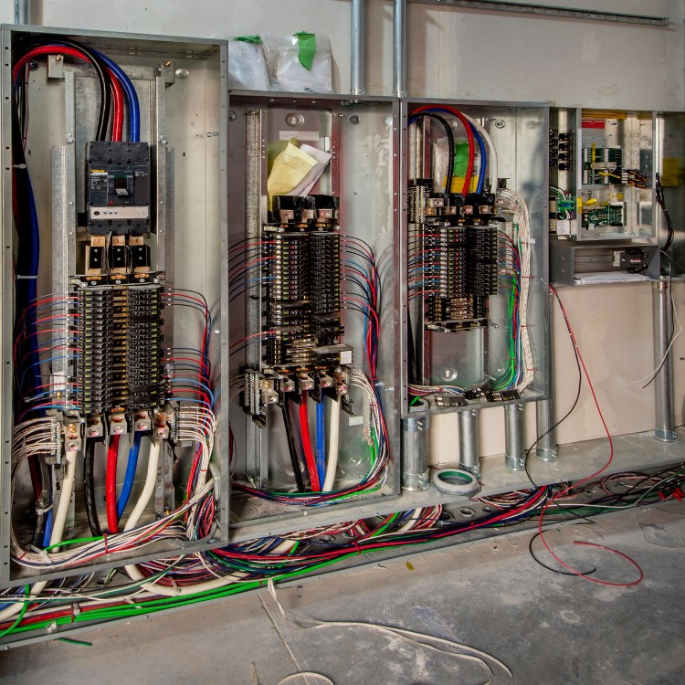 Electrical services in Valencia, CA